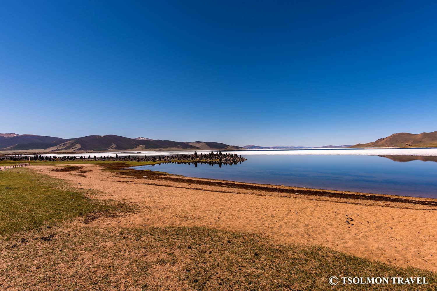 Ugii lake