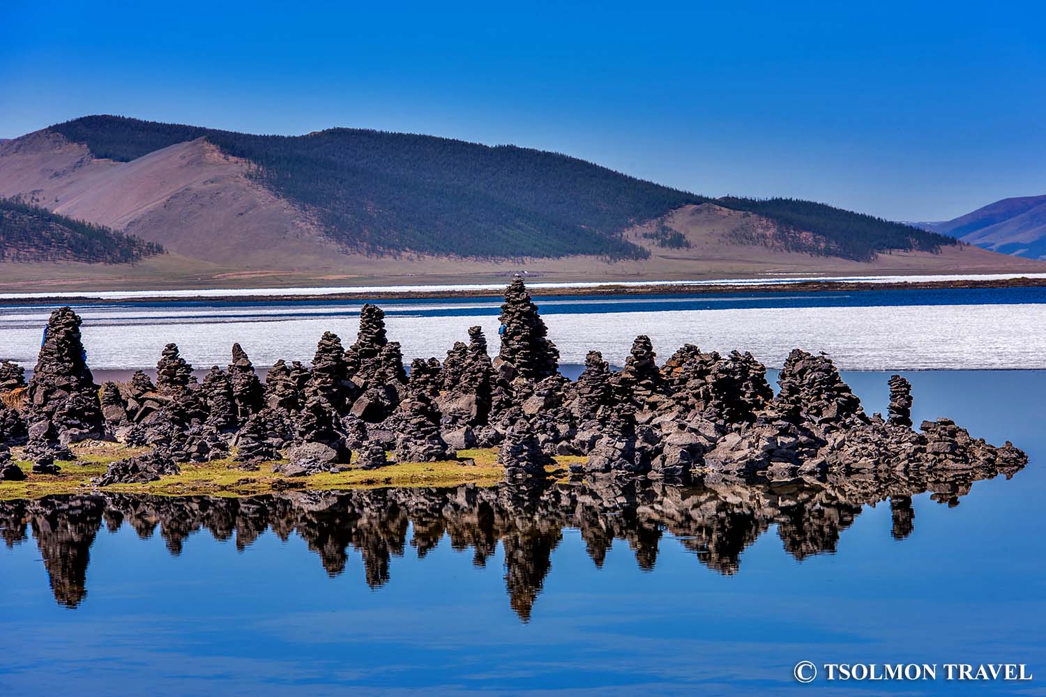 Lake Terkhiin Tsagaan